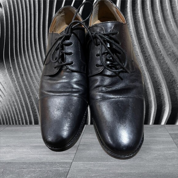 Florsheim Materra Cap Oxford, Size 9D - Picture 2 of 9